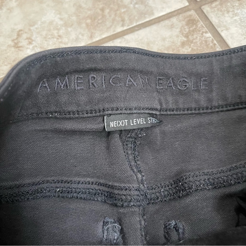 American Eagle Jeans Women's Black Next Level Stretch Sz 2 Exposed Button Fly - Picture 10 of 10